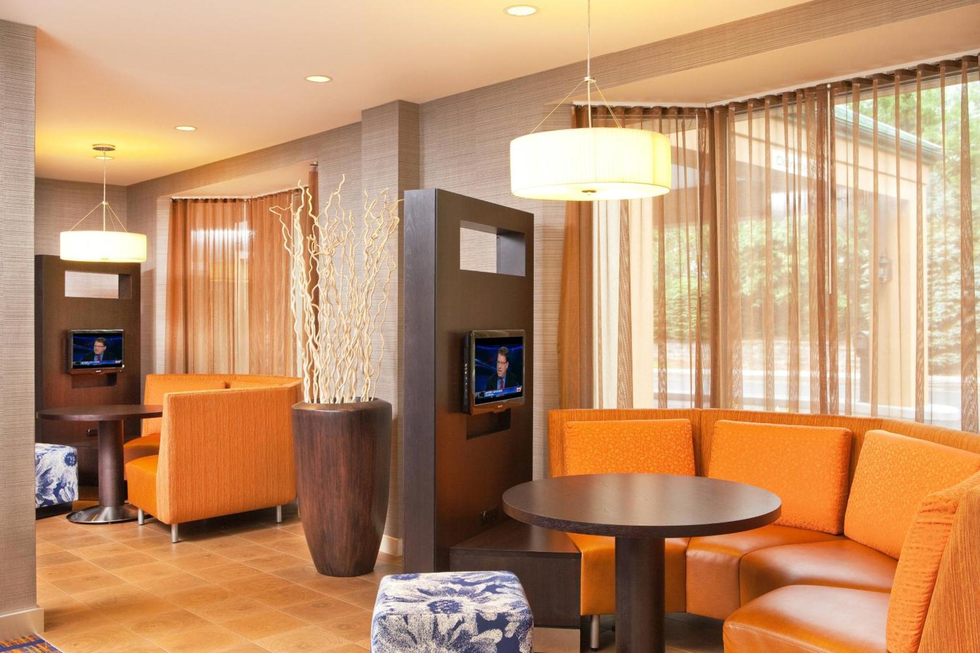 Courtyard Hartford Manchester Ngoại thất bức ảnh
