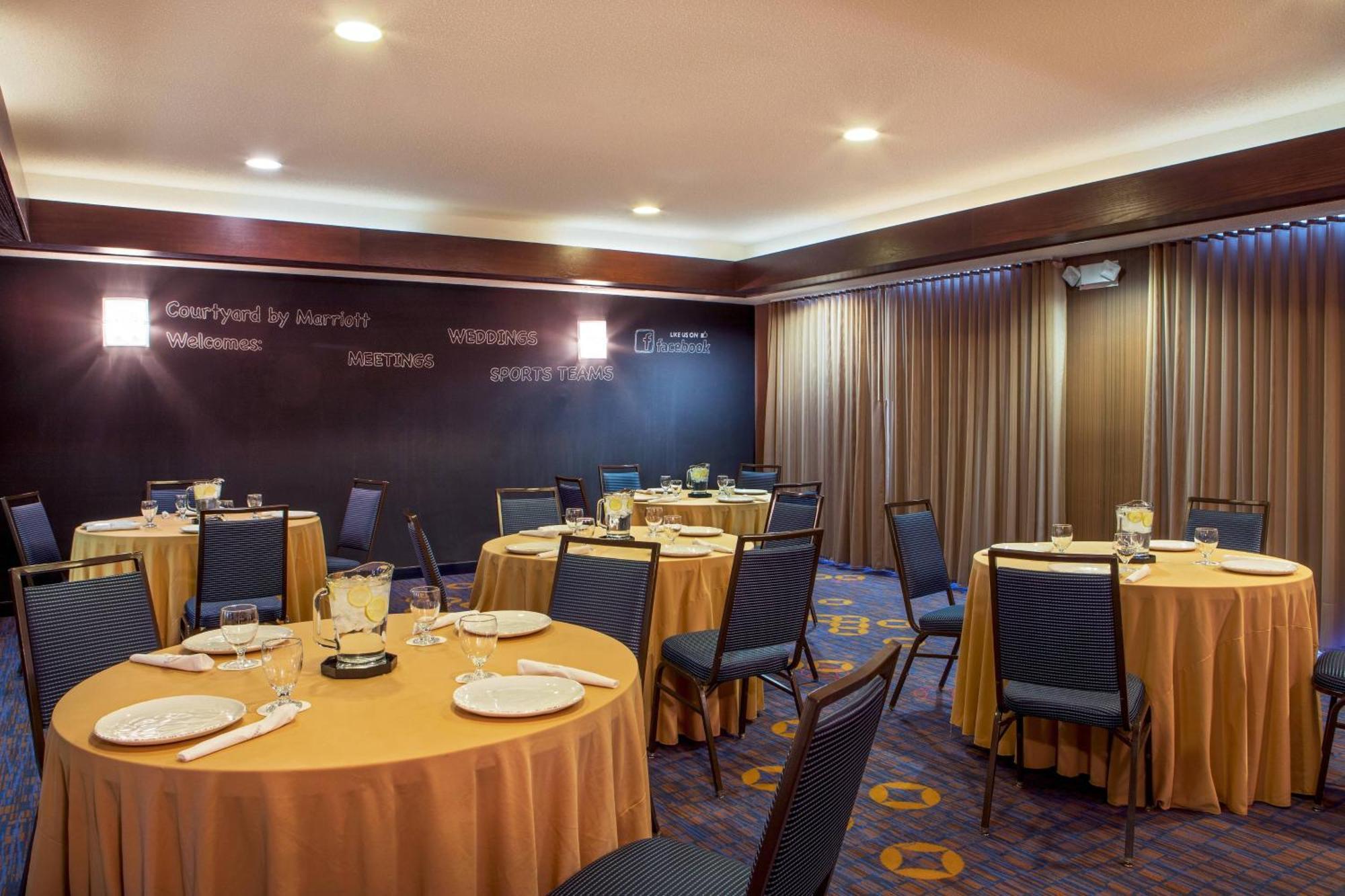 Courtyard Hartford Manchester Ngoại thất bức ảnh