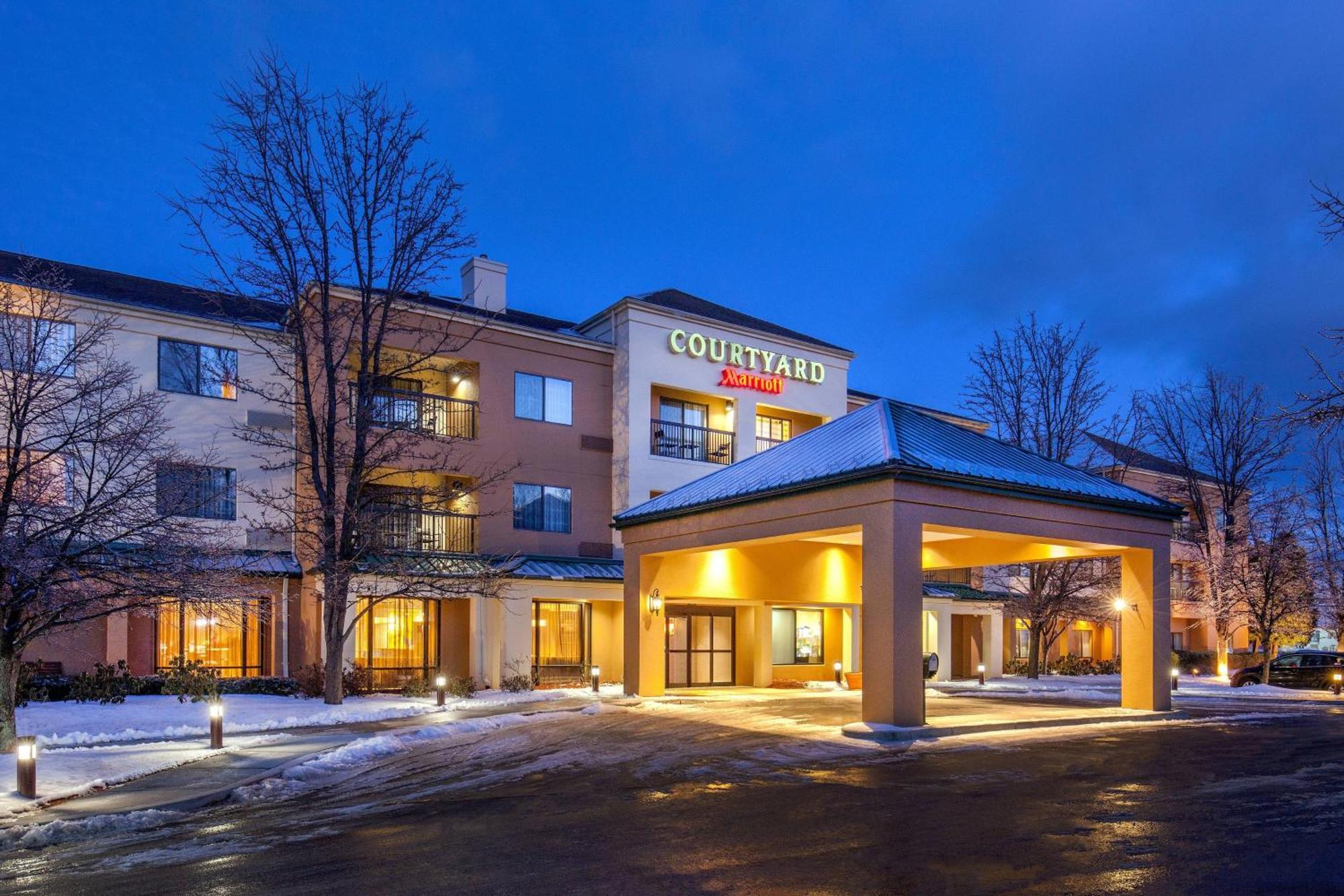 Courtyard Hartford Manchester Ngoại thất bức ảnh