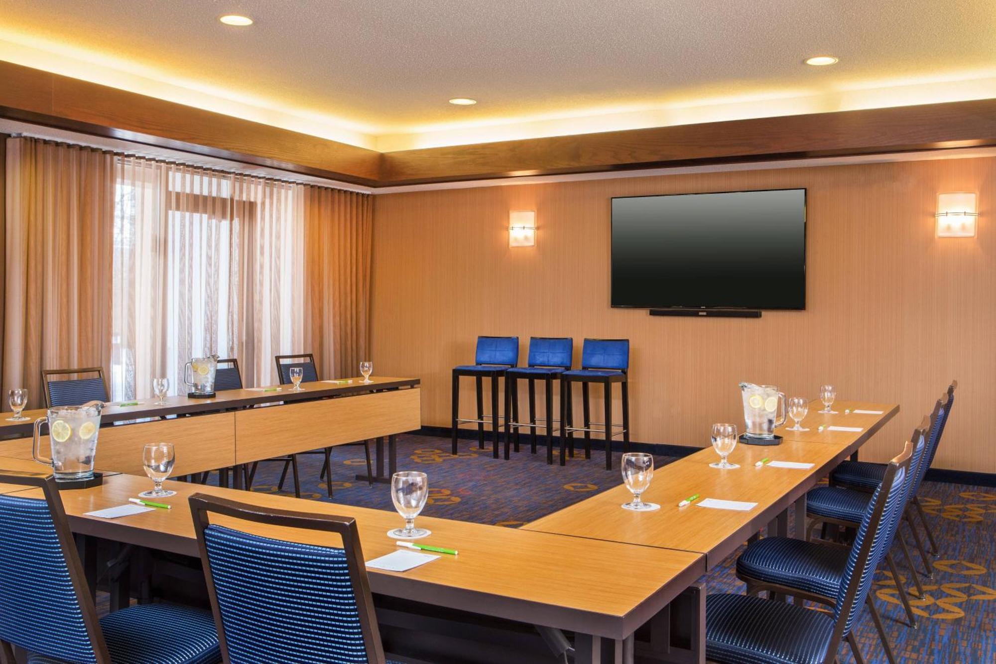 Courtyard Hartford Manchester Ngoại thất bức ảnh
