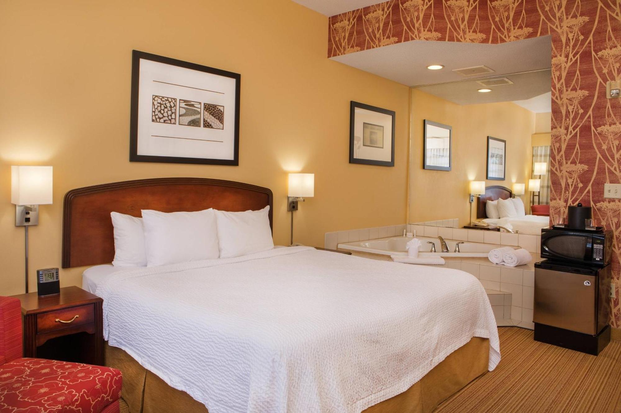 Courtyard Hartford Manchester Ngoại thất bức ảnh